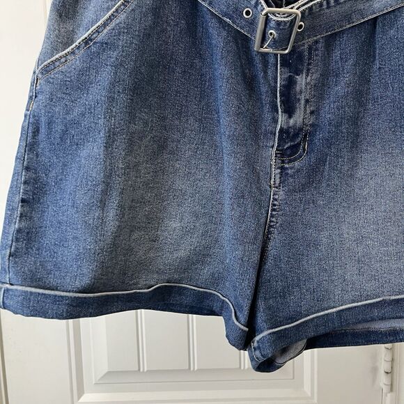 No Boundaries Belted Paperbag Denim Jean Shorts Medium Wash Juniors Size XXL 19 - Picture 2 of 9